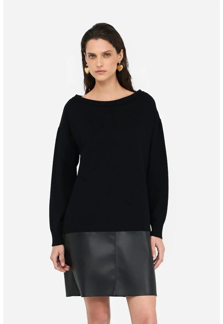 Rochie cu maneci lungi si decolteu barcuta, Negru