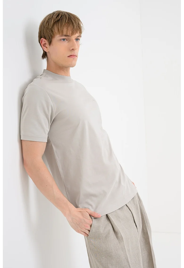 Tricou cu decolteu la baza gatului si logo brodat Interlock, Grej