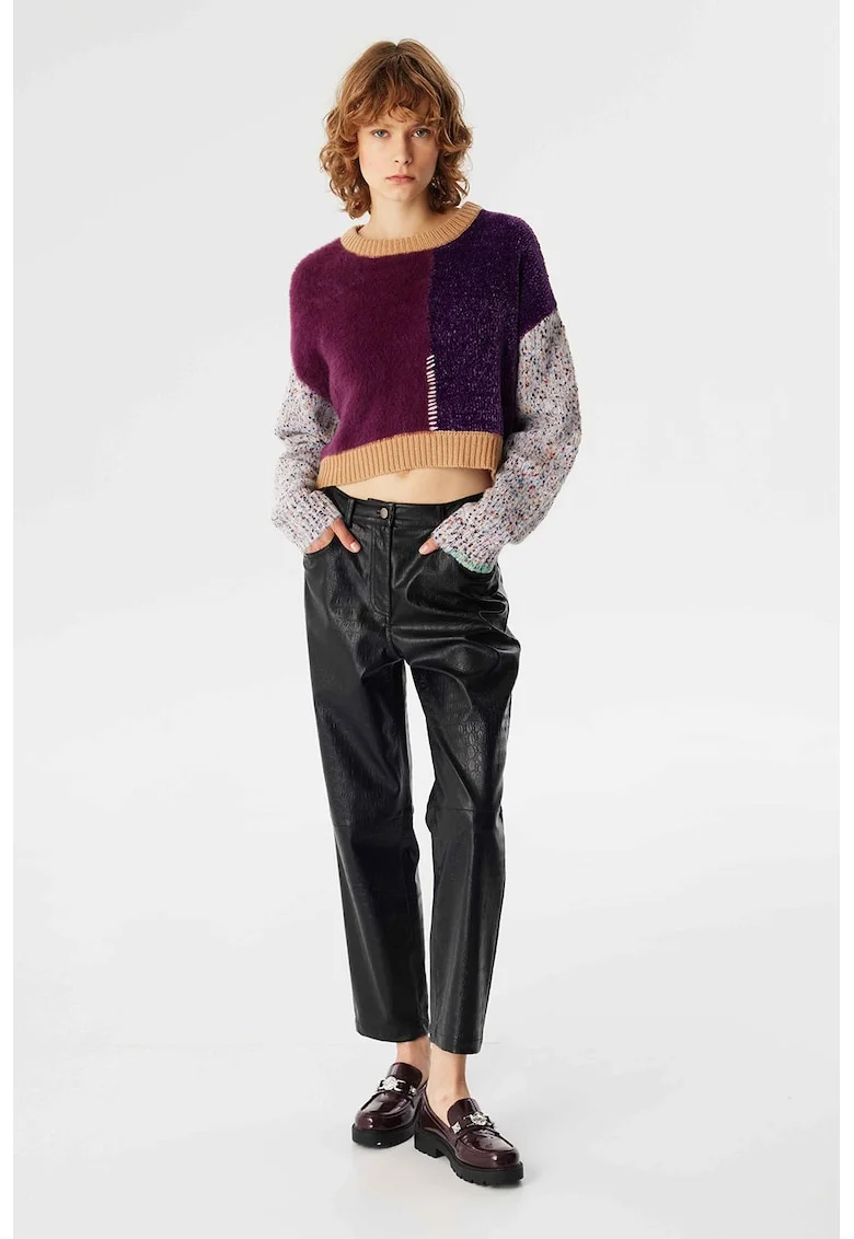 Pantaloni de piele ecologica, Negru