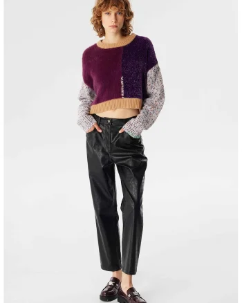 Pantaloni de piele ecologica, Negru