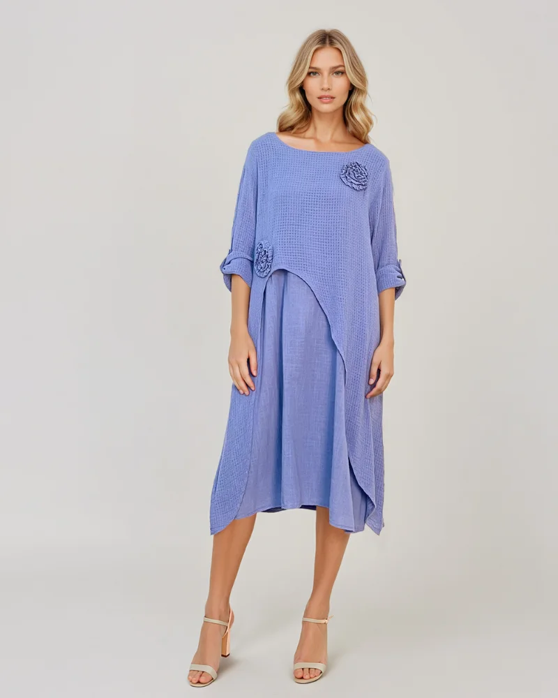 Rochie cu capă și flori aplicate albastru - Unica (XL-3XL)