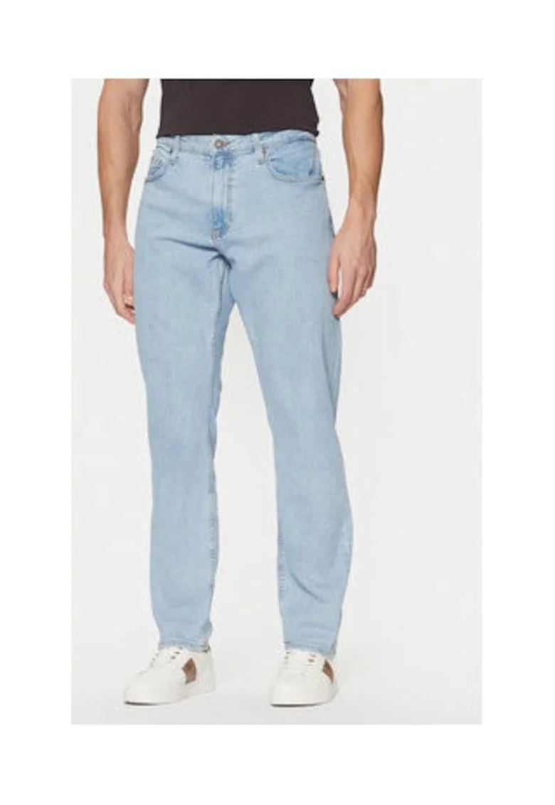 Blugi regular fit cu model uni,