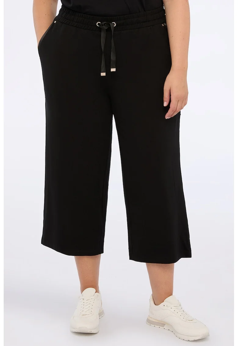 Pantaloni crop si snur, Negru