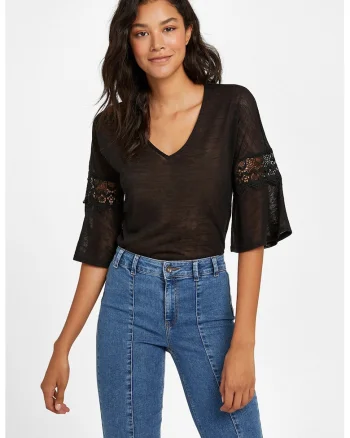 Bluza cu decolteu in V si maneci evazate trei sferturi, Negru