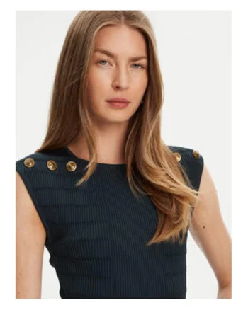Bluza din tricot cu striatii si nasturi decorativi pe umeri, fara maneci