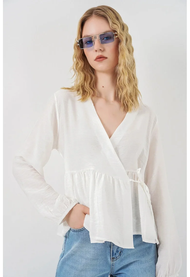 Bluza  regular fit, decolteu in V, detalii cu snur, Alb, crep