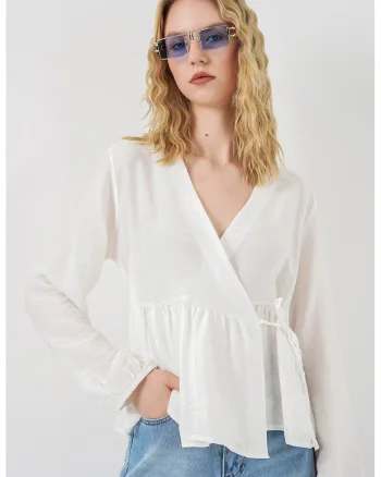 Bluza  regular fit, decolteu in V, detalii cu snur, Alb, crep
