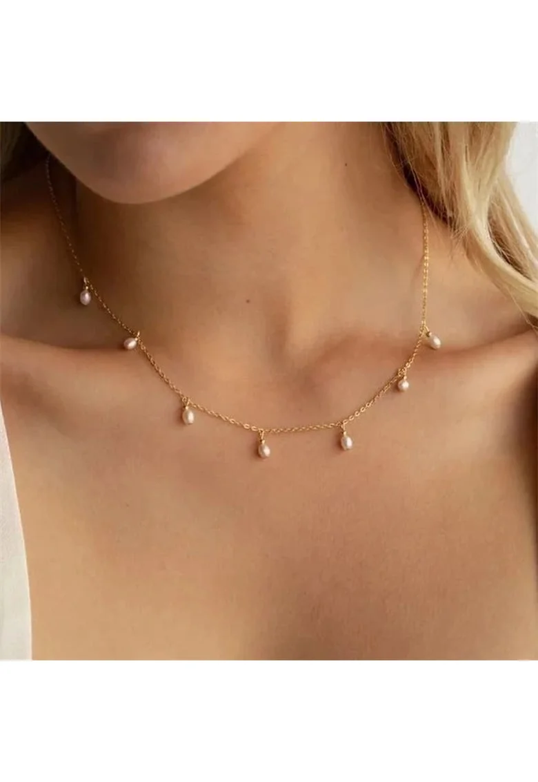 Colier auriu, din otel inoxidabil, suflat cu aur 18k, cu perlute delicate, Helvi C3
