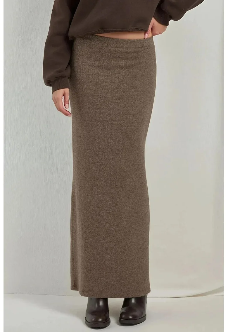 Fusta midi,  texturata, cu talie elastica, crapatura pe o parte, maro, tricot