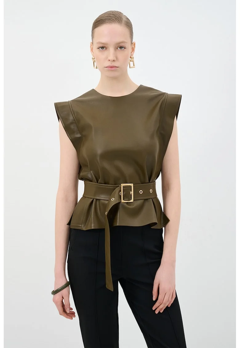 Bluza de piele ecologica cu o curea asortata