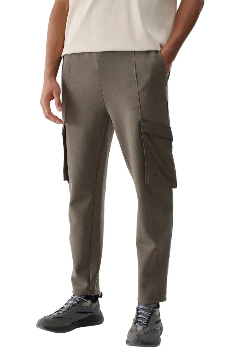 Pantaloni barbati 4FWSS25TTROM0990,  Bumbac/Poliester, Maro inchis