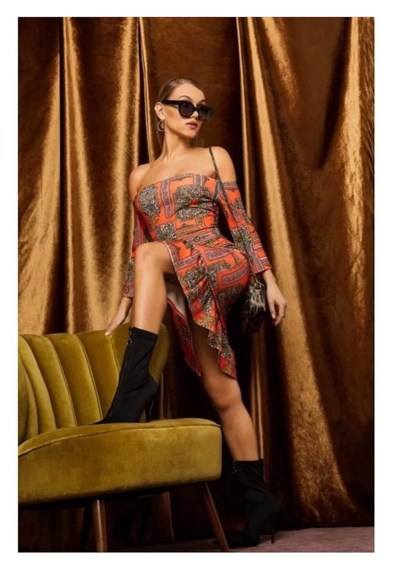 Rochie cu print pe umeri,