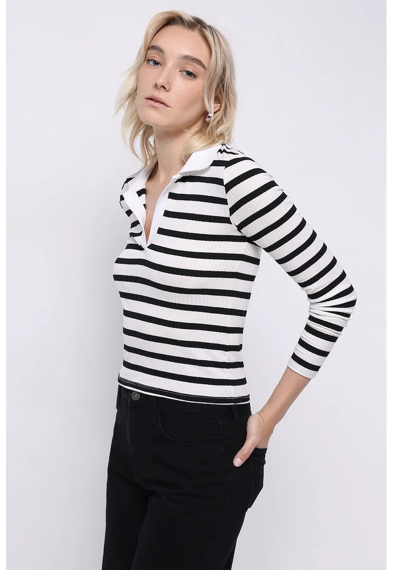 Pulover slim fit cu model in dungi, Alb/Negru