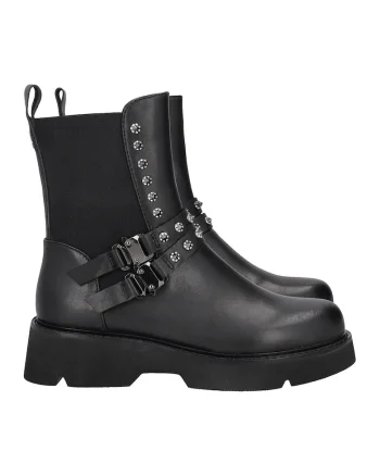Ghete de piele cu toc, Negru