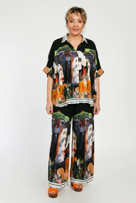 Compleu camasa si pantaloni palazzo din vascoza cu matase, cu imprimeu artistic pe fond negru