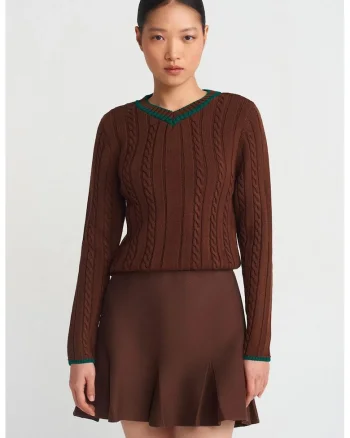 Pulover dama  regular-fit, maneci lungi, decolteu in V, maro castaniu, tricot acrilic,