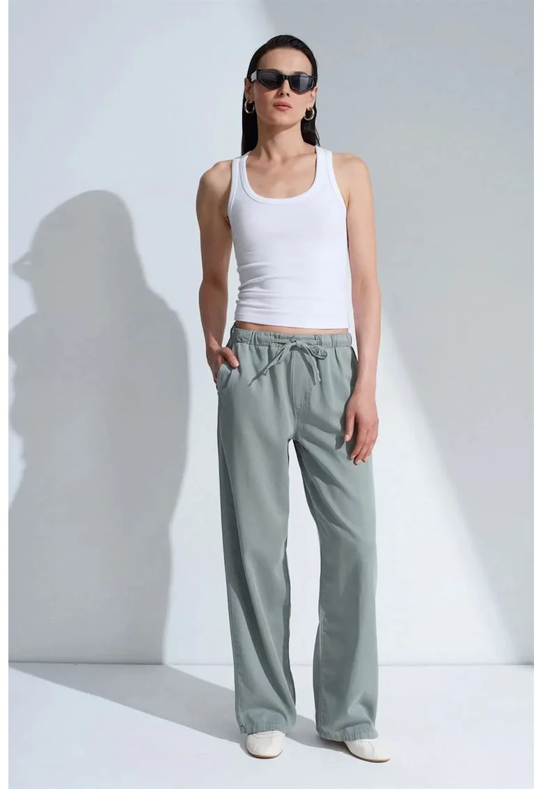 Blugi dama,  cu talie medie, croiala larga, verde salvie, denim