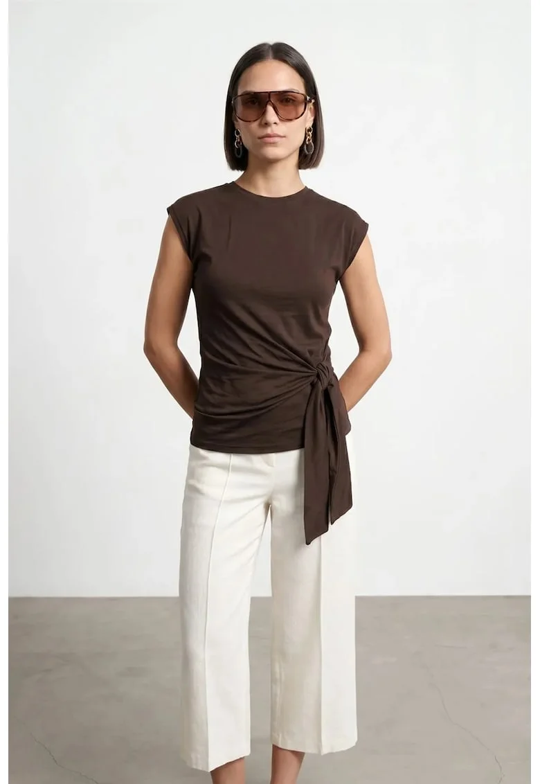 Tricou dama  bumbac, fara maneci, detaliu cu snur, maro cafea