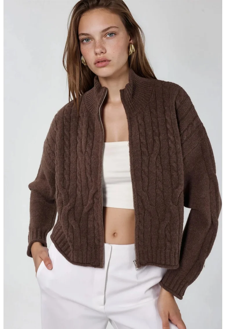 Cardigan tricotat  scurt, moale, maro mocha, acrilic si poliester