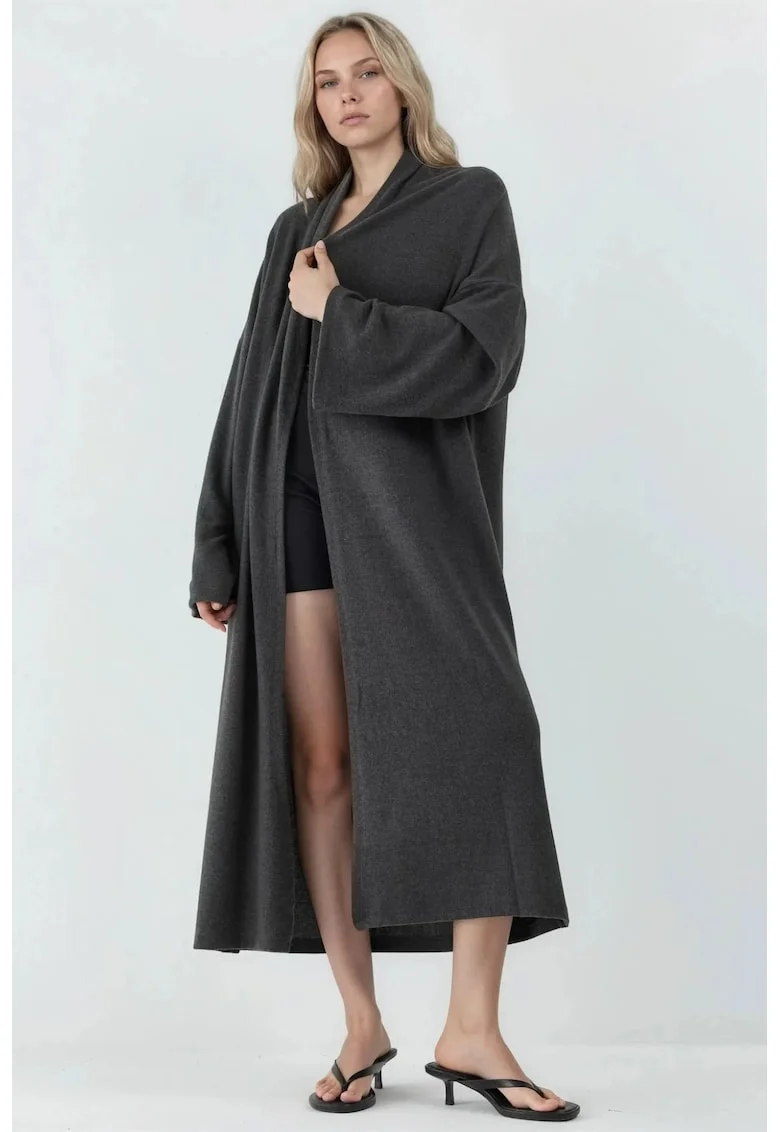 Cardigan lung,  cu guler sal, gri inchis, tricotaj moale, croiala lejera,