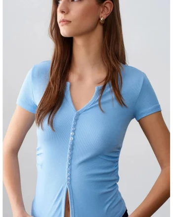 Bluza dama,  Slim Fit, decolteu in V, albastru deschis, maneca scurta, nasturi