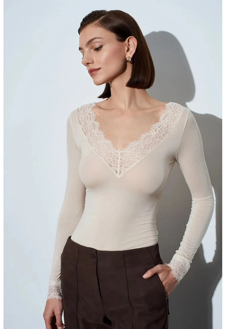 Bluza dama,  Bluza Slim Fit, elegant, cu decolteu in V, dantela, Oatmeal Natural