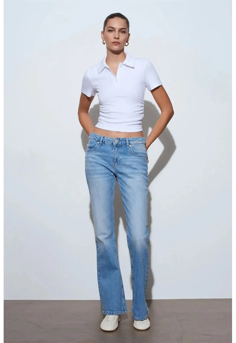 Blugi dama,  Bootcut, talie joasa, denim albastru deschis-mediu, 99% bumbac