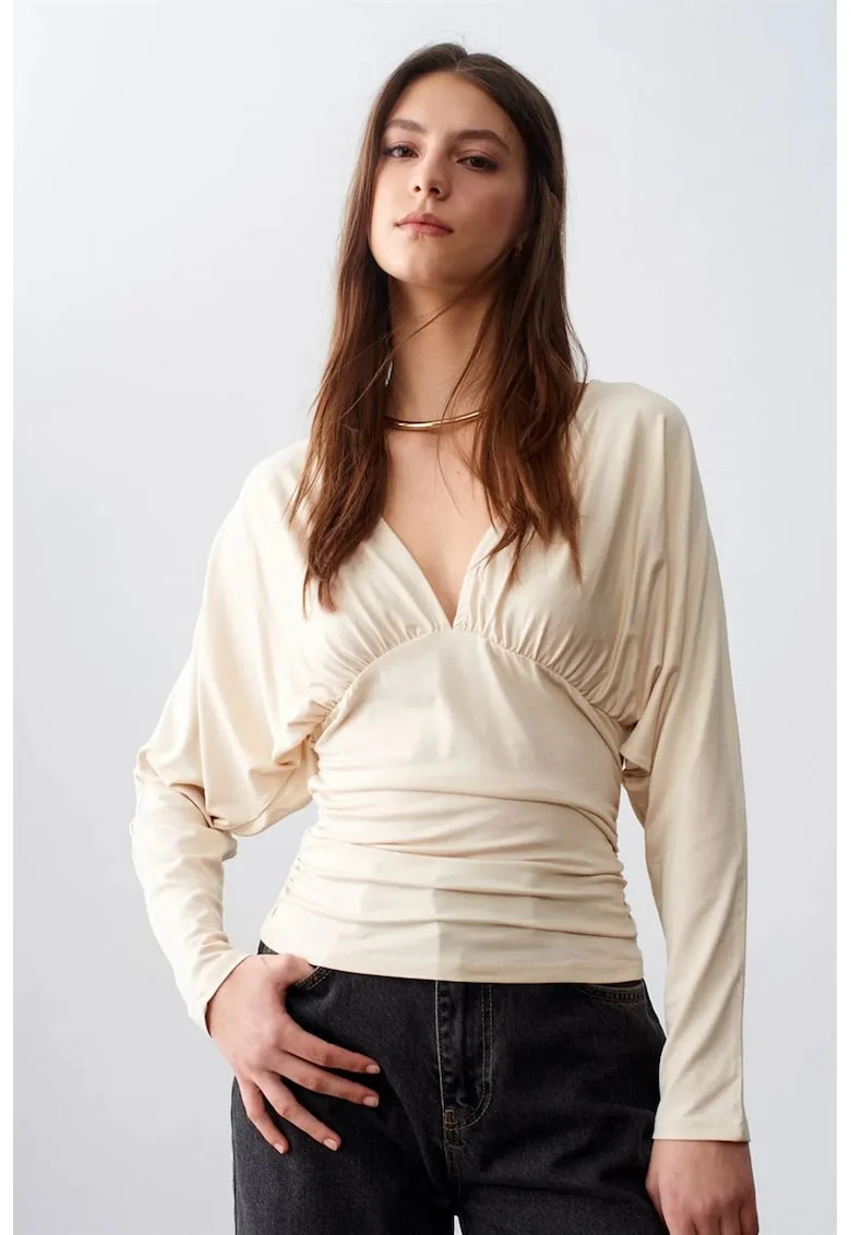 Bluza dama,  Slim Fit, decolteu in V, crem natural, 94% viscoza, 6% elastan