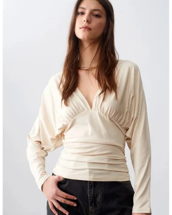 Bluza dama,  Slim Fit, decolteu in V, crem natural, 94% viscoza, 6% elastan