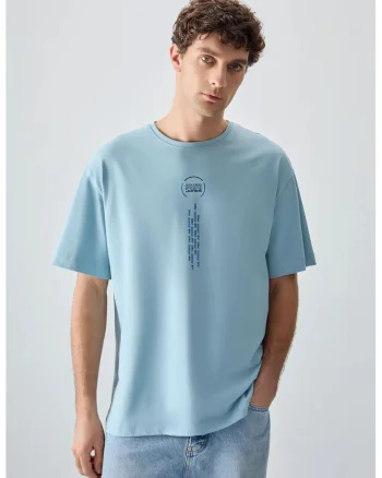 Tricou barbati,  supradimensionat, imprimat pe spate, albastru deschis, 100% bumbac
