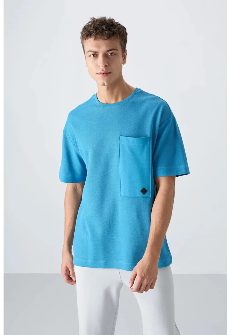 Tricou  supradimensionat, bumbac, albastru cerulean, cu guler rotund si buzunar