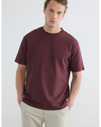 Tricou cu decolteu la baza gatului si model uni, Visiniu inchis
