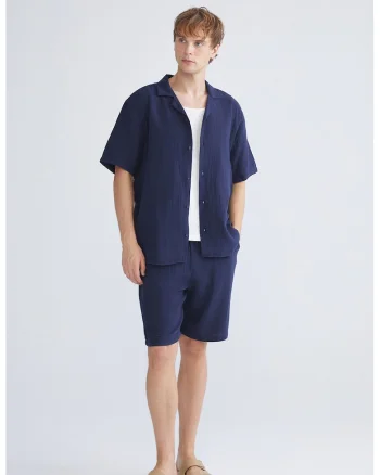 Pantaloni scurti relaxed fit din bumbac cu buzunar aplicat pe spate, Bleumarin