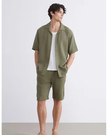 Pantaloni scurti relaxed fit din bumbac cu buzunar aplicat pe spate, Verde masliniu inchis