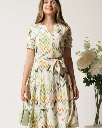 Rochie ivory cu print zig-zag verde in clos cu cordon in talie