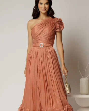 Rochie midi roz coniac din voal peliculizat cu volanase pe fusta