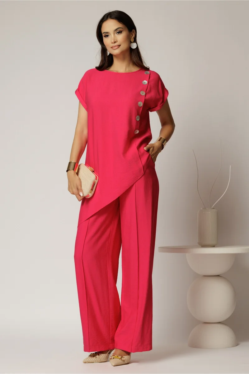 Compleu fucsia din viscoza din bluza asimetrica si pantalon lejer