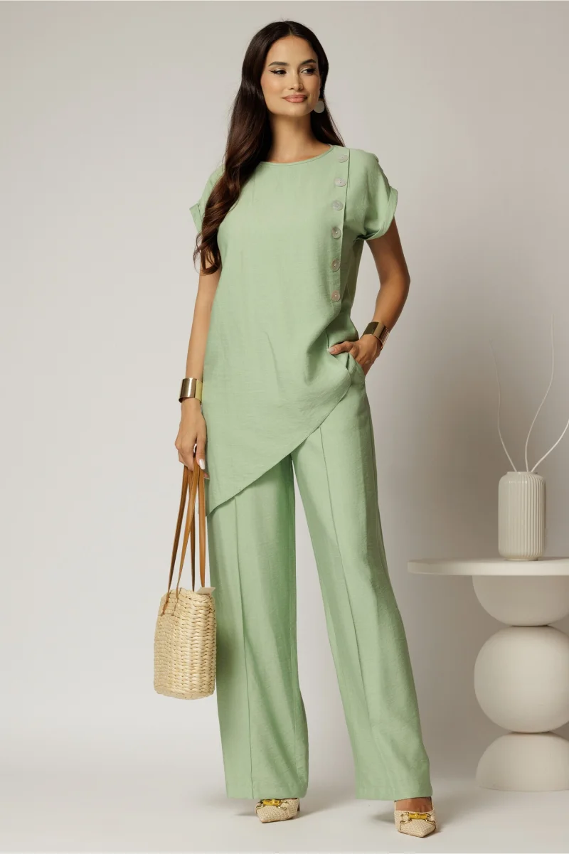 Compleu verde fistic din viscoza din bluza asimetrica si pantalon lejer