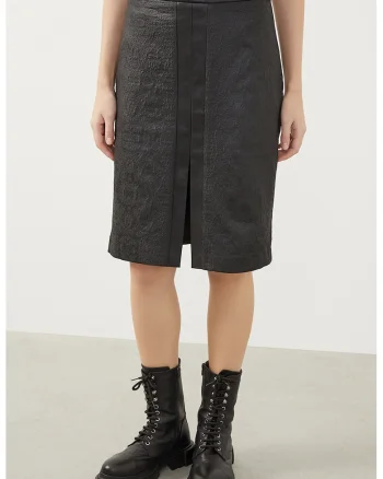 Fusta texturata cu slit frontal, Negru