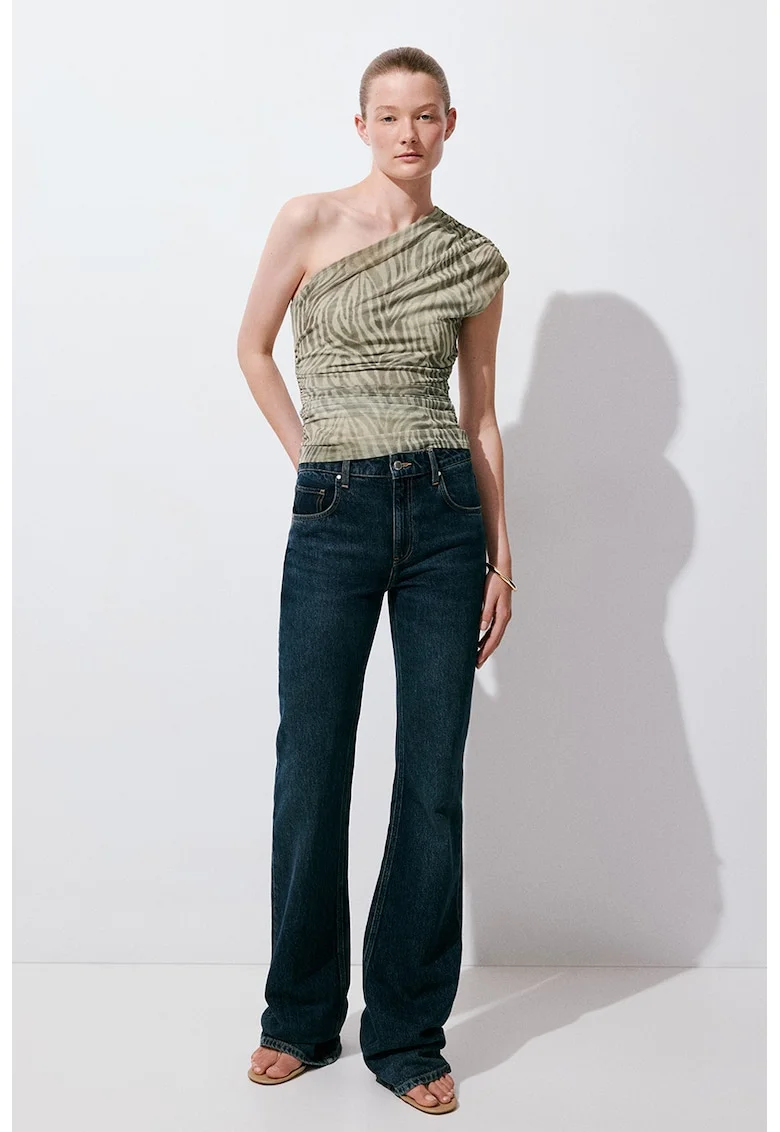Bluza cu decolteu pe un umar si model animal print, Maro taupe inchis/Bej
