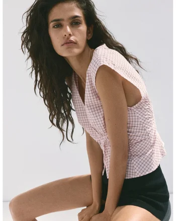 Bluza cu model in carouri si decolteu in V, Roz deschis/Maro Siena