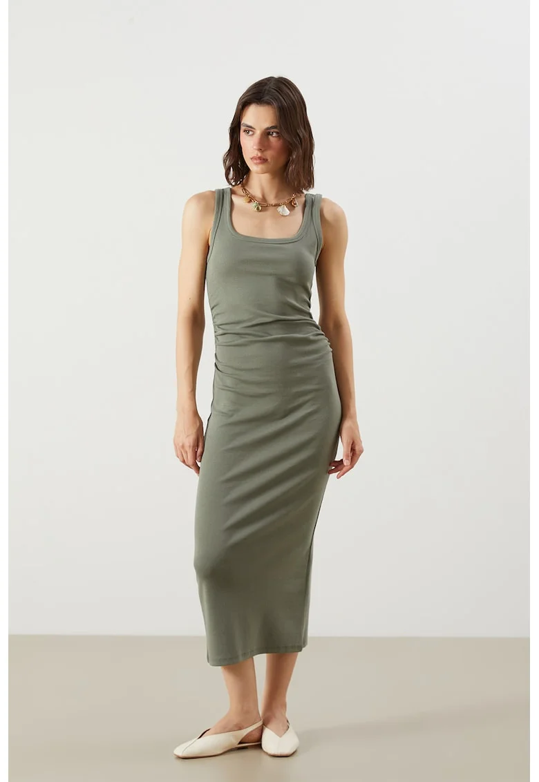 Rochie cu fronseu si slit pe partea din spate, Verde pal
