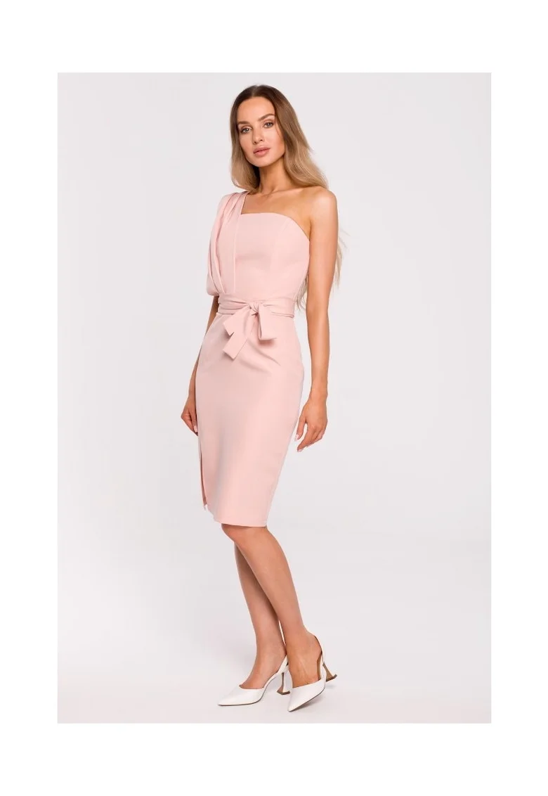 Rochie cambrata pe un umar,