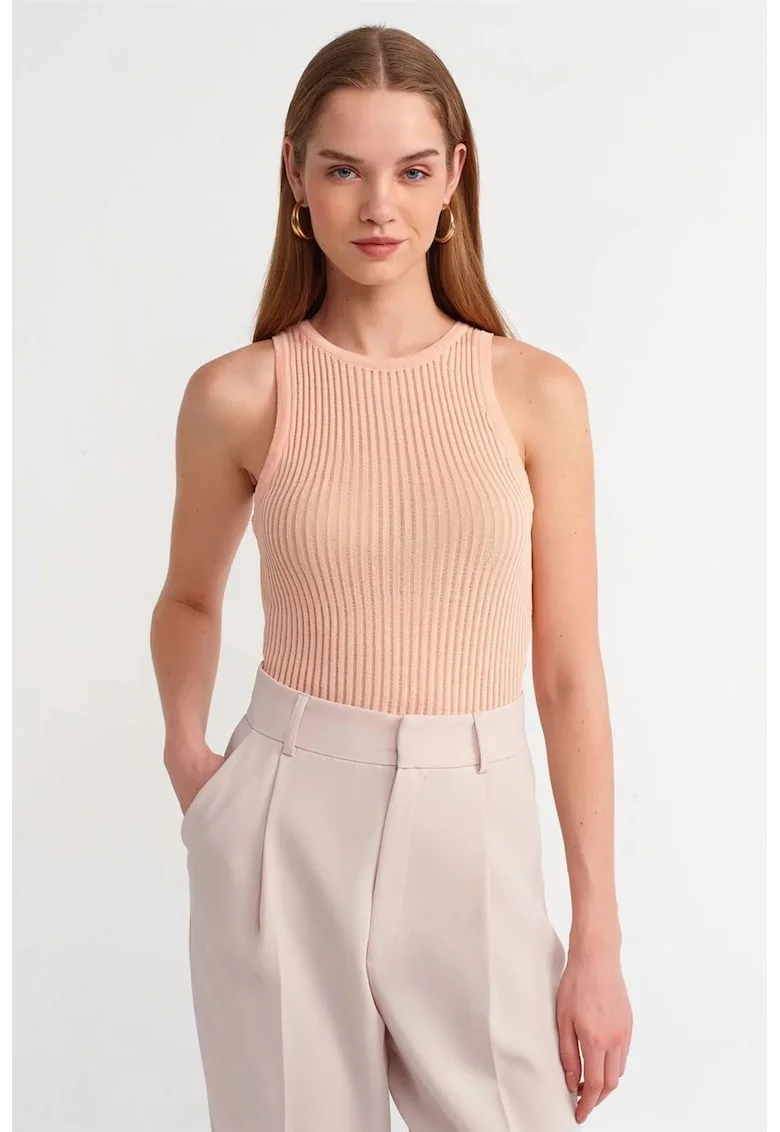 Bluza dama,  tricotata fara maneci, roz pudrat, material elastic,