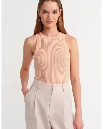 Bluza dama,  tricotata fara maneci, roz pudrat, material elastic,