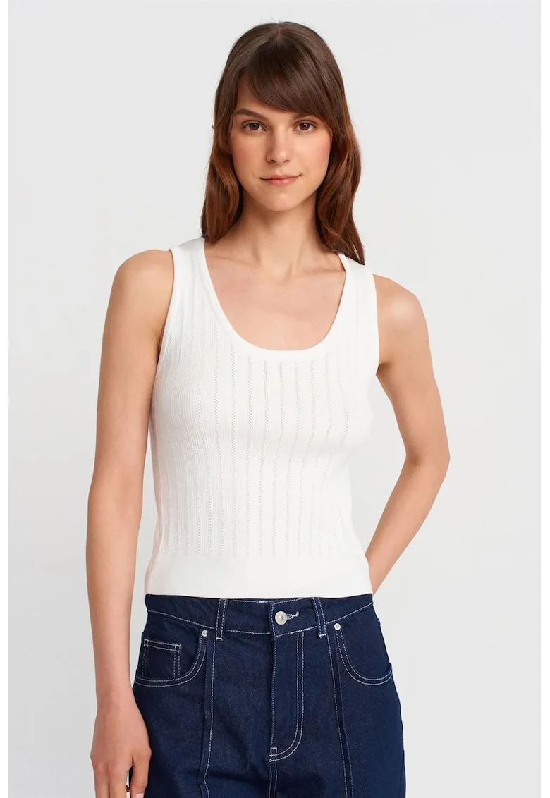 Bluza dama,  fara maneci, mulata, alb, tricotat,