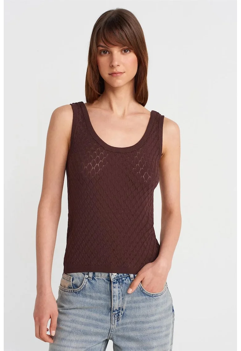 Bluza dama,  fara maneci, cu nervuri texturate, maro, tricot subtire,