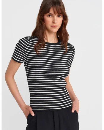 Bluza dama,  tricotata cu nervuri si dungi, negru, casual, maneca scurta, fara inchidere,