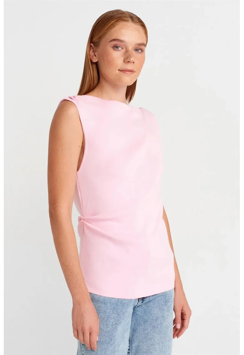 Bluza dama,  fara maneci, decolteu barcuta, roz pudra, material subtire,