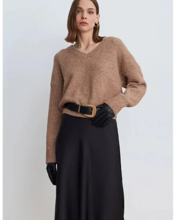 Pulover dama,  regular-fit, cu decolteu in V, maneci lungi, maro camel, tricotat,